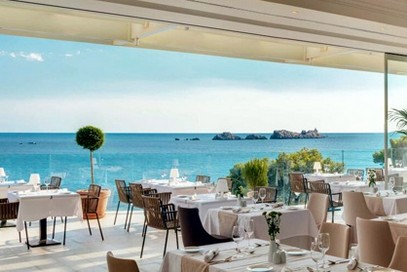 Location for incentives. Restaurant on the Adriatic coast near Dubrovnik