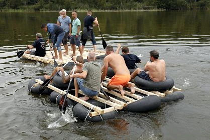 Employee team on the way with self-built rafts